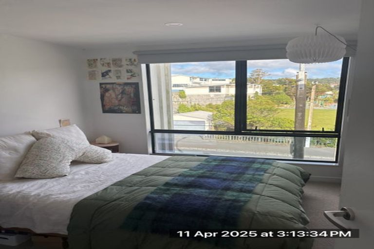 Photo of property in 2/210 Karori Road, Karori, Wellington, 6012