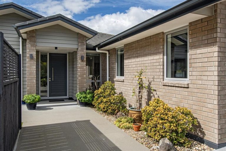 Photo of property in 12 Tieke Place, Horahora, Whangarei, 0110
