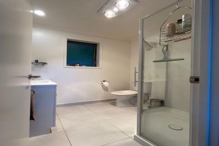 Photo of property in 24 Laly Haddon Place, Matakana, 0985