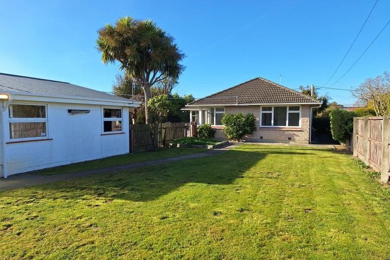 Photo of property in 37 Tintern Avenue, Avonhead, Christchurch, 8042