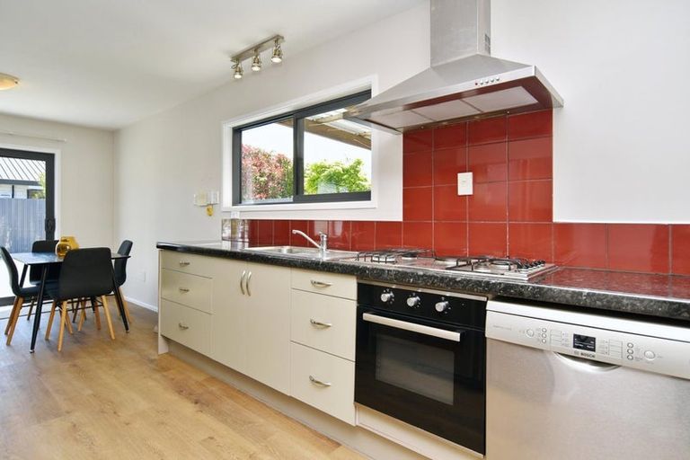 Photo of property in 5 Hegan Place, Rangiora, 7400