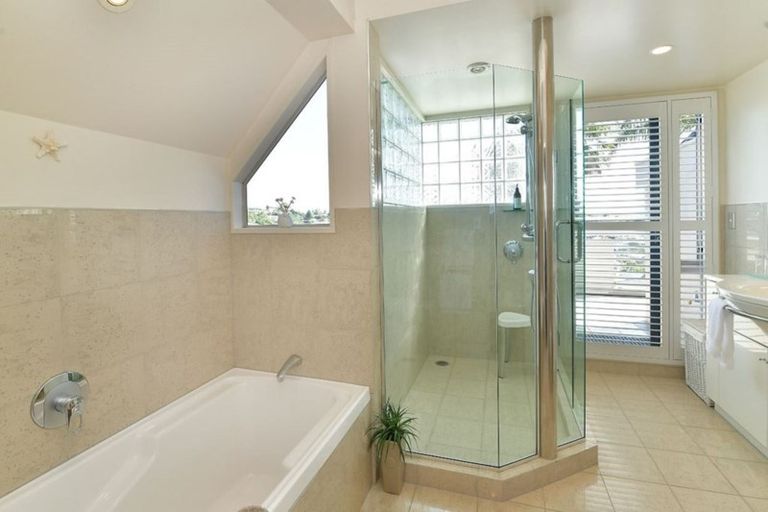 Photo of property in 44 Marellen Drive, Red Beach, 0932