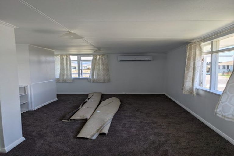 Photo of property in 9 Temuera Street, Otaki, 5512