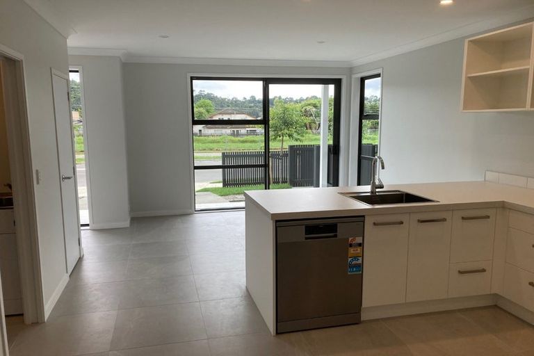 Photo of property in 23a O'meara Street, Swanson, Auckland, 0614
