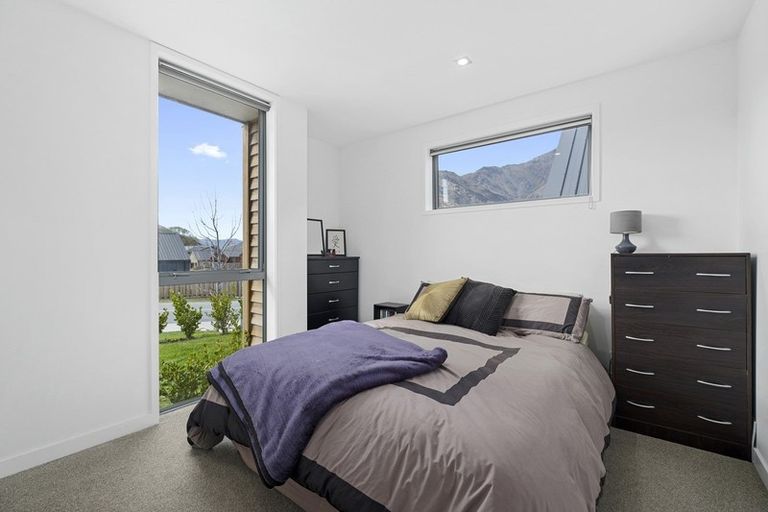 Photo of property in 4 Huxley Place, Lake Hayes, Queenstown, 9304