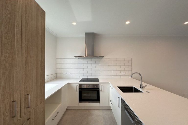 Photo of property in 19 Oyster Drive, Whenuapai, 0618