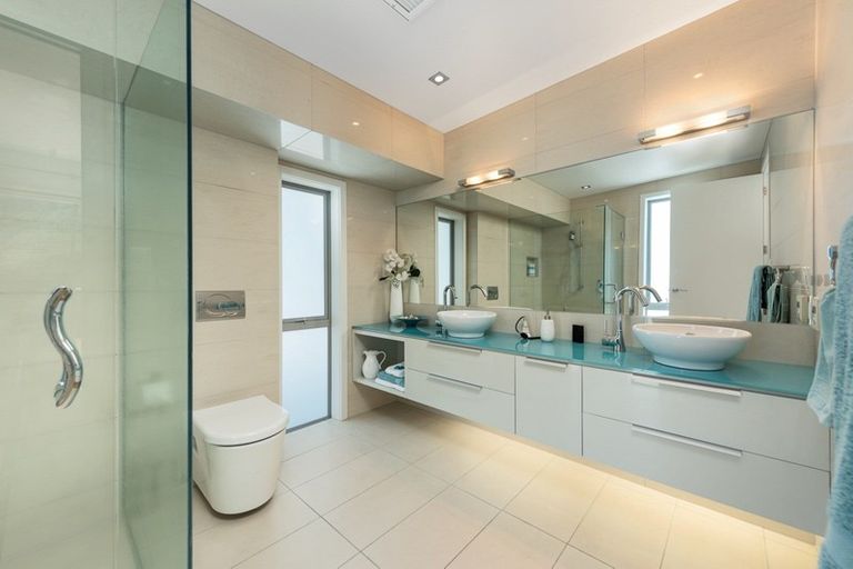 Photo of property in 11 The Mall, Mount Maunganui, 3116