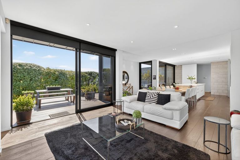 Photo of property in 98 Major Hornbrook Road, Mount Pleasant, Christchurch, 8081