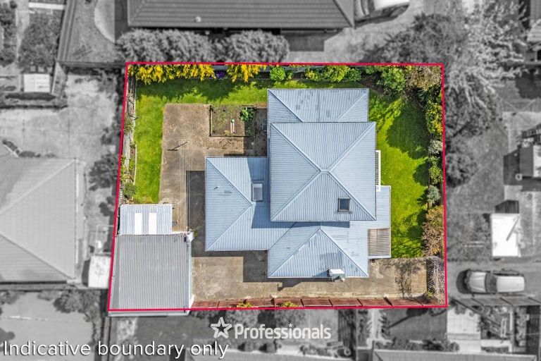 Photo of property in 13 Whites Line West, Woburn, Lower Hutt, 5010