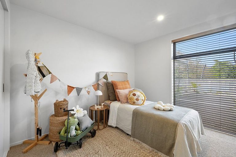 Photo of property in Mangorei Road, Strandon, 4312