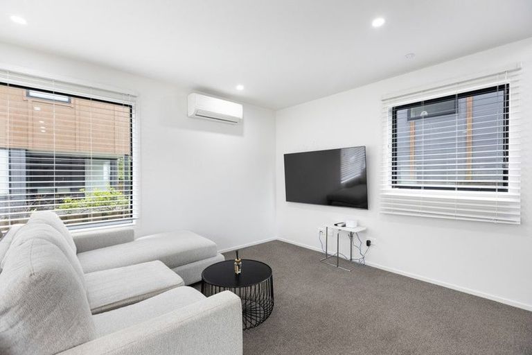 Photo of property in 42 Astelia Way, Woodridge, Wellington, 6037