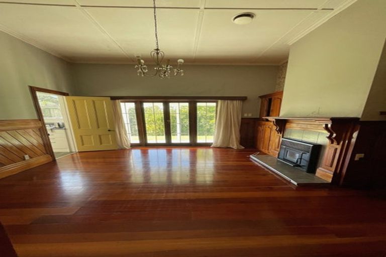 Photo of property in 76 Takapau Road, Tolaga Bay, 4077