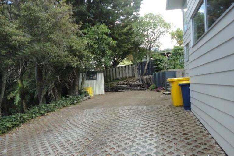 Photo of property in 9 Hiwihau Place, Glenfield, Auckland, 0629