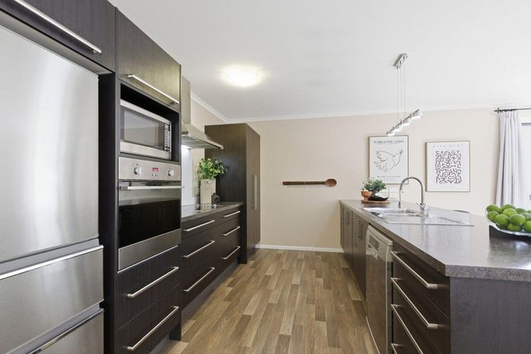 Photo of property in 21 Bathurst Crescent, Pyes Pa, Tauranga, 3112
