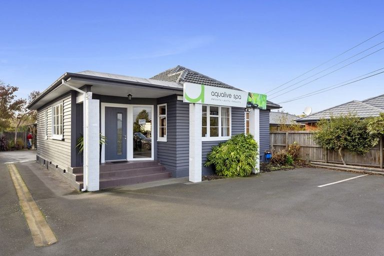 Photo of property in 128 Wilsons Road, Saint Martins, Christchurch, 8022