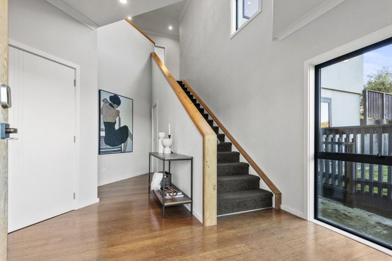 Photo of property in 1 Vaucluse Heights, Fitzherbert, Palmerston North, 4410