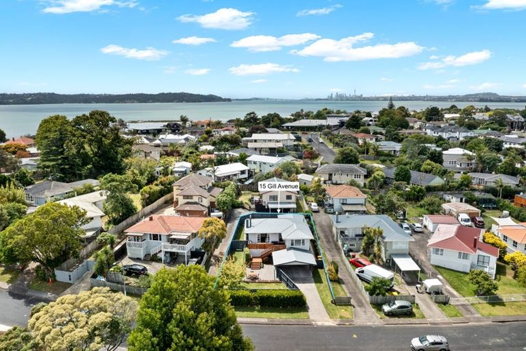 Photo of property in 15 Gill Avenue, Te Atatu Peninsula, Auckland, 0610
