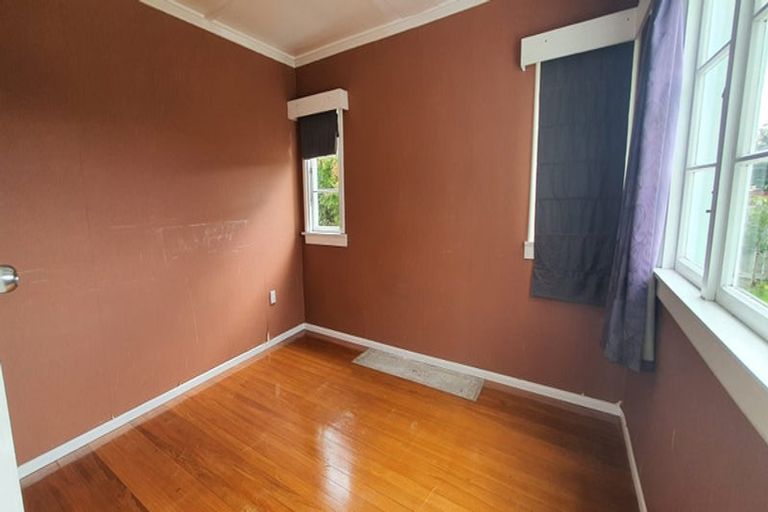 Photo of property in 53 Rhodes Street, Waimate, 7924