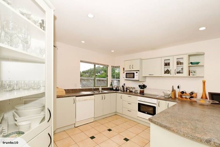 Photo of property in 151e Colwill Road, Massey, Auckland, 0614