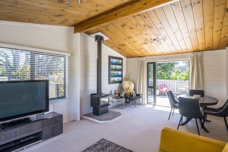Photo of property in 140 Manly Street, Paraparaumu Beach, Paraparaumu, 5032