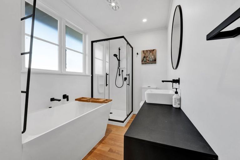 Photo of property in 37 Reid Avenue, Hawera, 4610