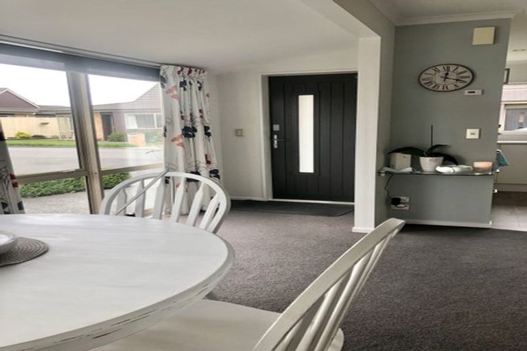 Photo of property in 3 Reeves Road, Rangiora, 7400