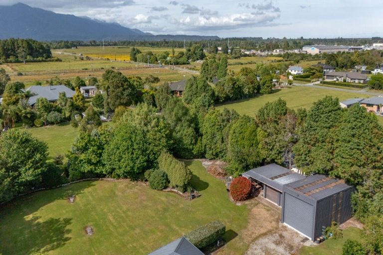 Photo of property in 39 Kew Road, Westport, 7825