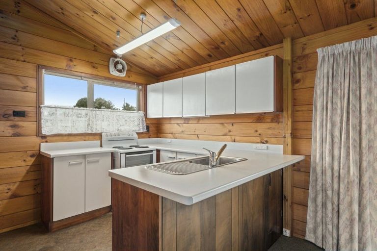 Photo of property in 24 Neri Crescent, Pomare, Rotorua, 3015