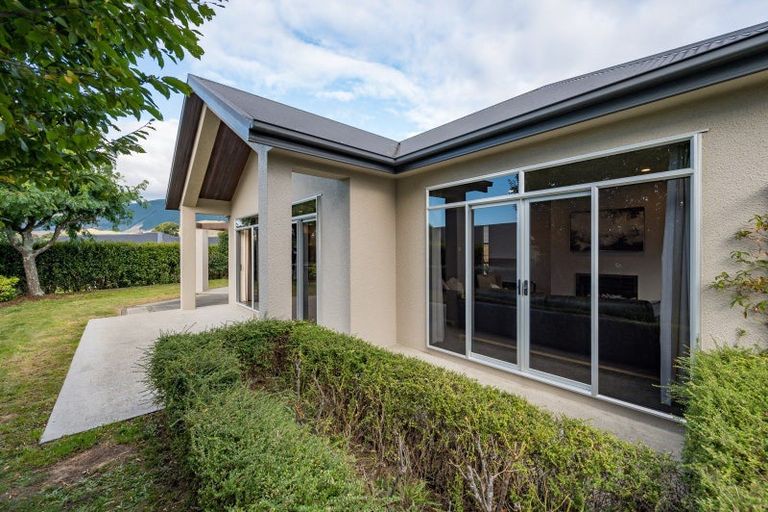 Photo of property in 12 Lobank Place, Richmond, 7020