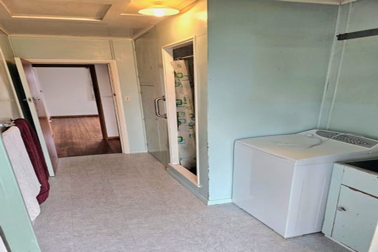 Photo of property in 19 Oxford Street, Martinborough, 5711