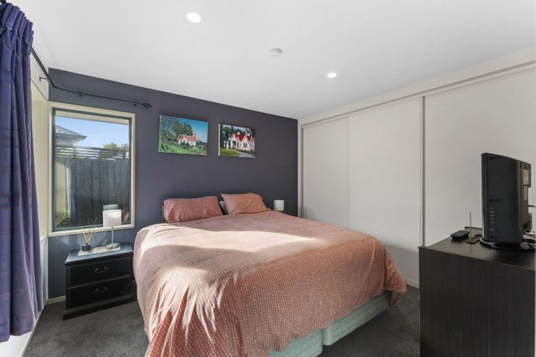 Photo of property in 5 Hideaway Gate, Parklands, Christchurch, 8083