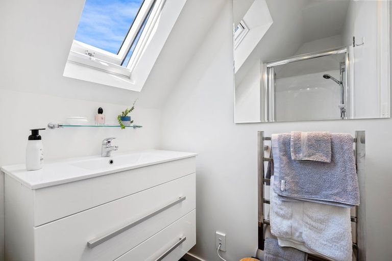 Photo of property in 84 Palatine Terrace, Saint Martins, Christchurch, 8022