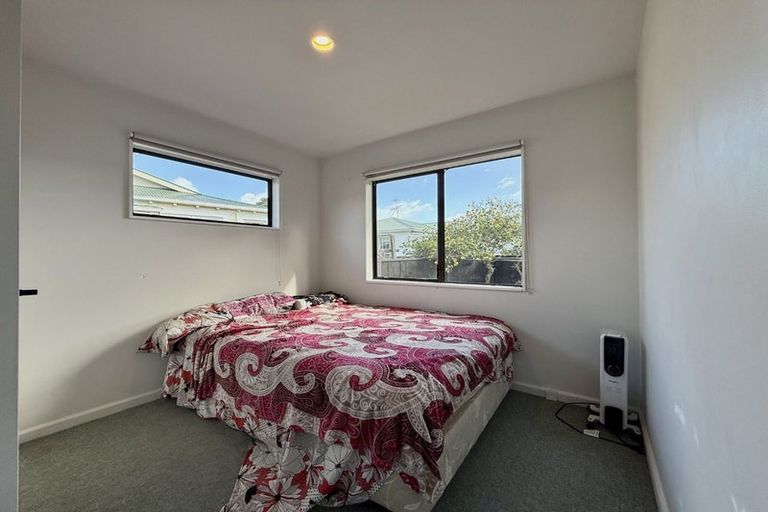 Photo of property in 14a Mason Street, Moera, Lower Hutt, 5010
