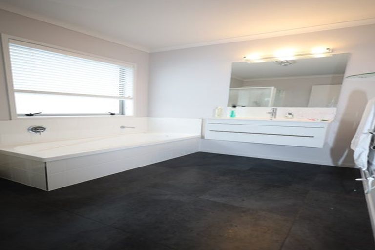 Photo of property in 32 Excelsa Place, Papamoa Beach, Papamoa, 3118