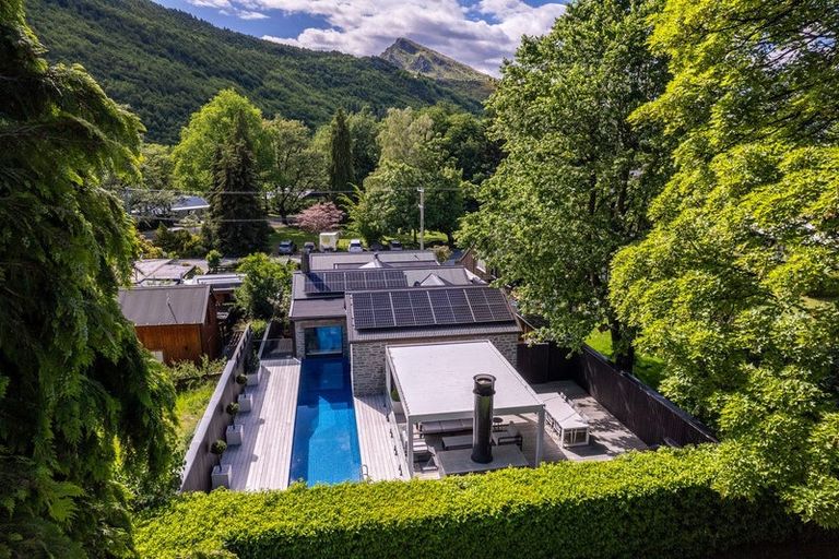 Photo of property in 4 Cardigan Street, Arrowtown, 9302