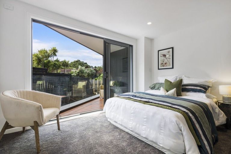 Photo of property in 61a Churchill Road, Murrays Bay, Auckland, 0630