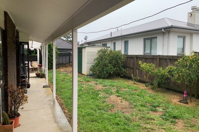 Photo of property in 5 Tawa Road, Te Atatu Peninsula, Auckland, 0610