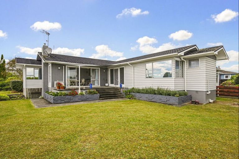 Photo of property in 24 Featherston Street, Levin, 5510