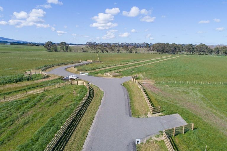 Photo of property in 11 Tirohanga Lane, Aorangi, 4775