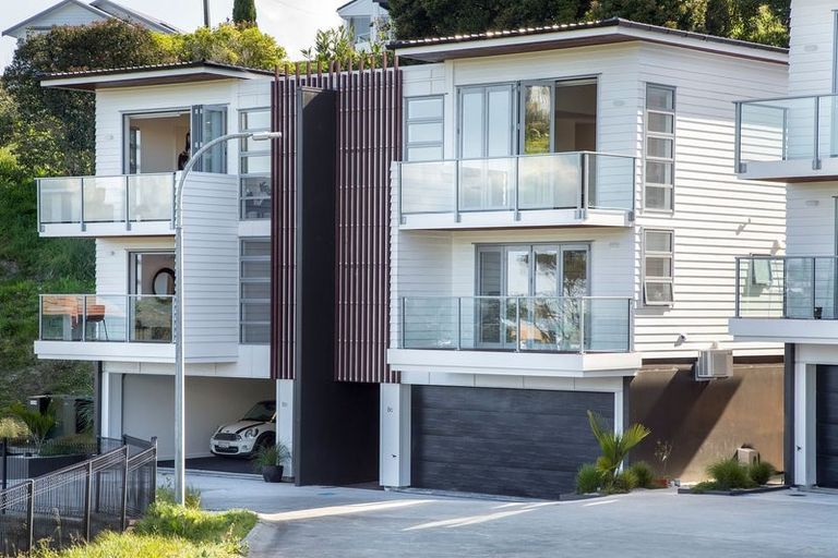 Photo of property in 8c Huka Road, Birkenhead, Auckland, 0626