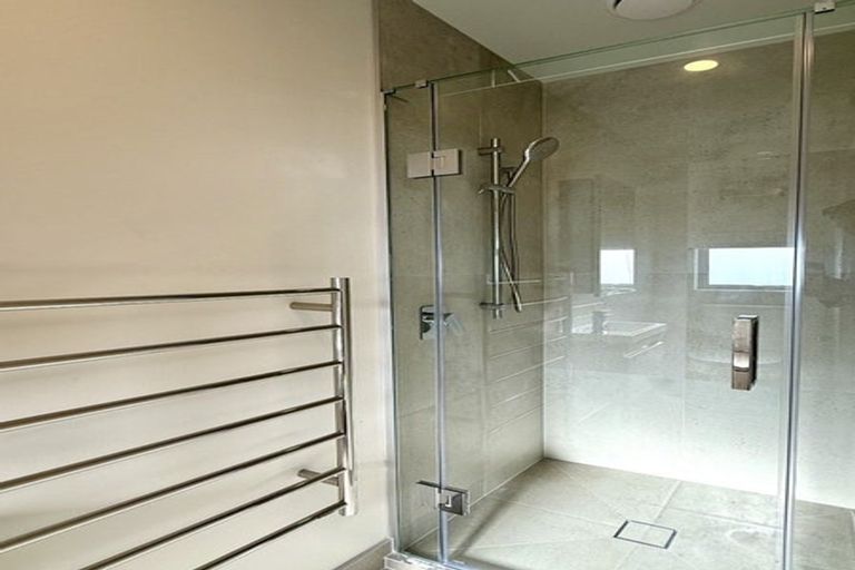 Photo of property in 2/59 Seaview Road, Glenfield, Auckland, 0629