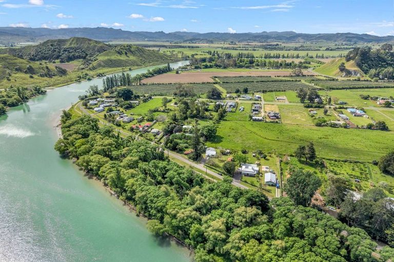 Photo of property in 14 Uawa Parade, Tolaga Bay, 4077