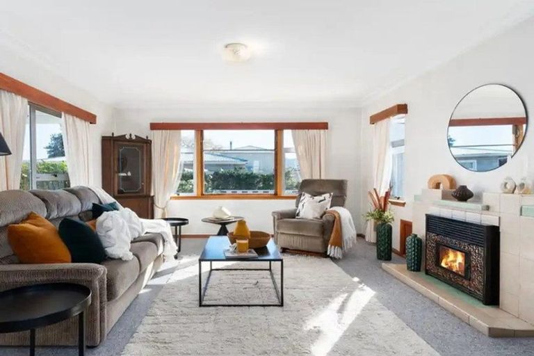 Photo of property in 134 Pembroke Street, Carterton, 5713