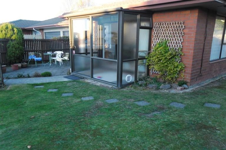 Photo of property in 2/21 Briarmont Street, Avondale, Christchurch, 8061