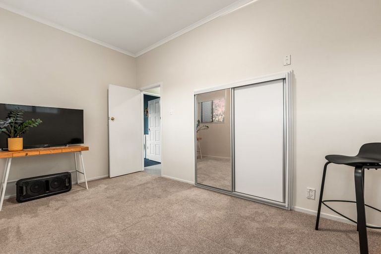 Photo of property in 216 Welcome Bay Road, Welcome Bay, Tauranga, 3112