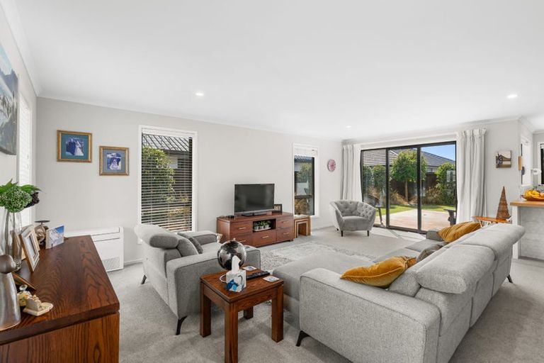 Photo of property in 6 Guyon Street, Marshland, Christchurch, 8083