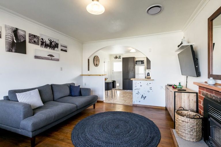 Photo of property in 6 Howard Road, Taradale, Napier, 4112