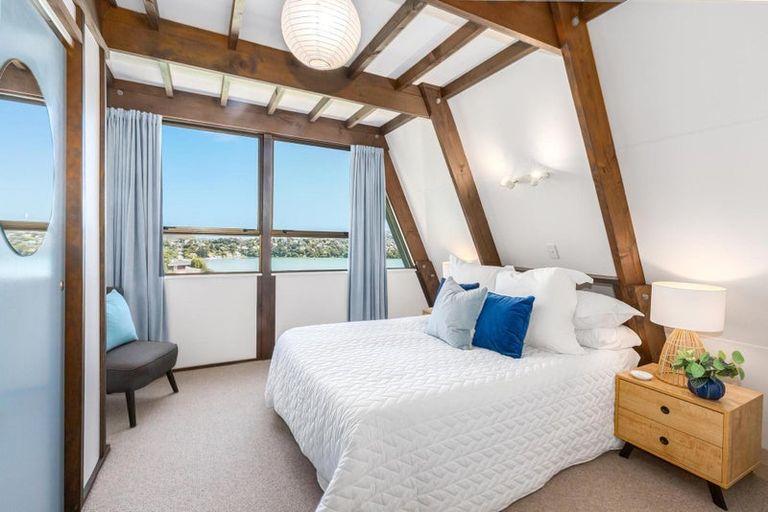 Photo of property in 15 Leeward Drive, Whitby, Porirua, 5024