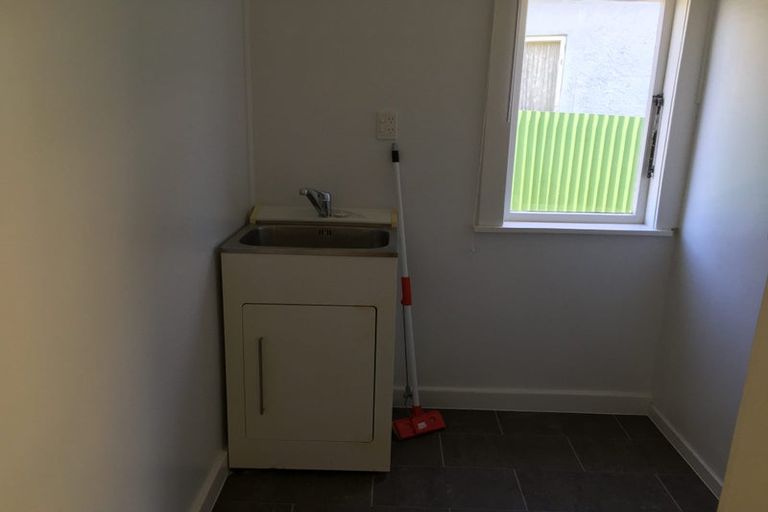 Photo of property in 27 Forest Hill Road, Henderson, Auckland, 0612