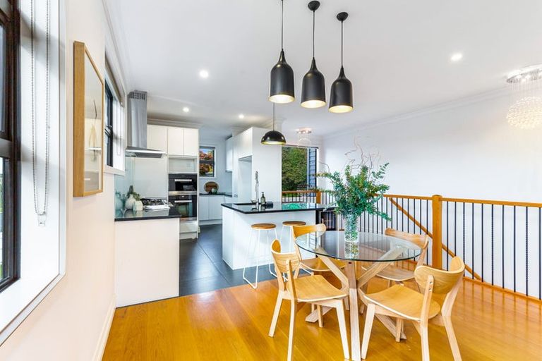 Photo of property in 49 Matipo Road, Te Atatu Peninsula, Auckland, 0610